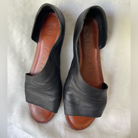 Soul Society, Colvan cut out black leather soft sandal flats size 8 black - Picture 2 of 7